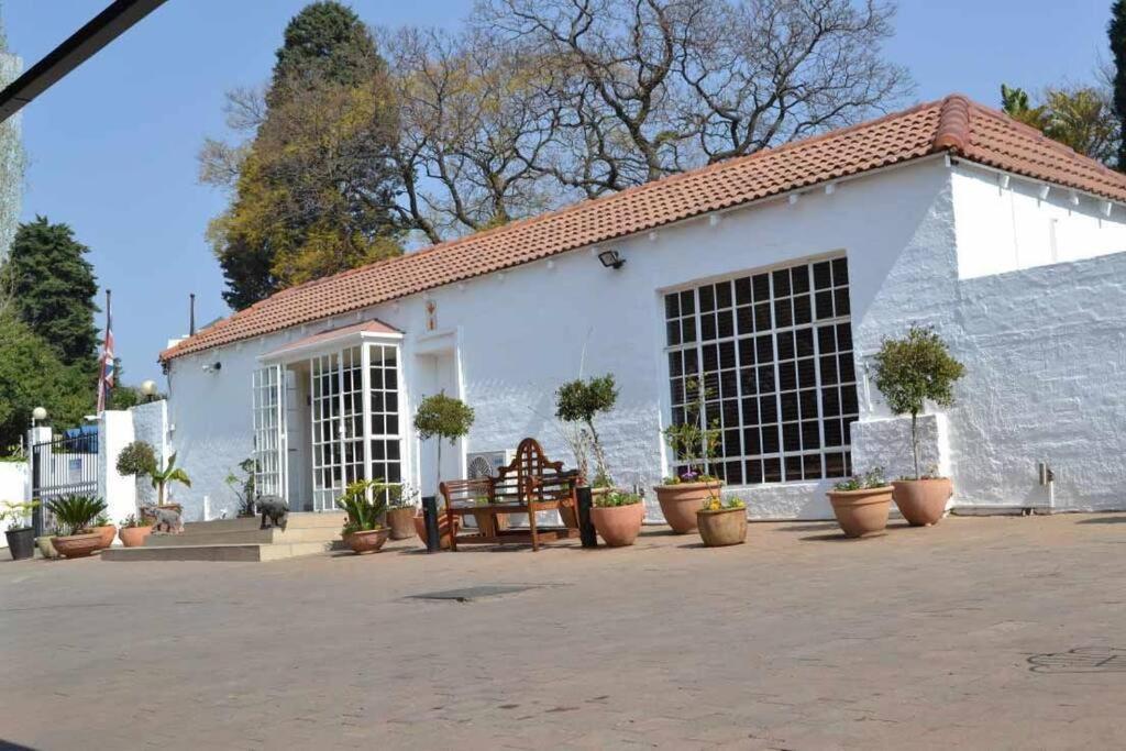 Daisy St -One Bedroom Apartment Johannesburg Exterior photo