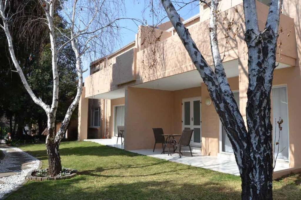 Daisy St -One Bedroom Apartment Johannesburg Exterior photo